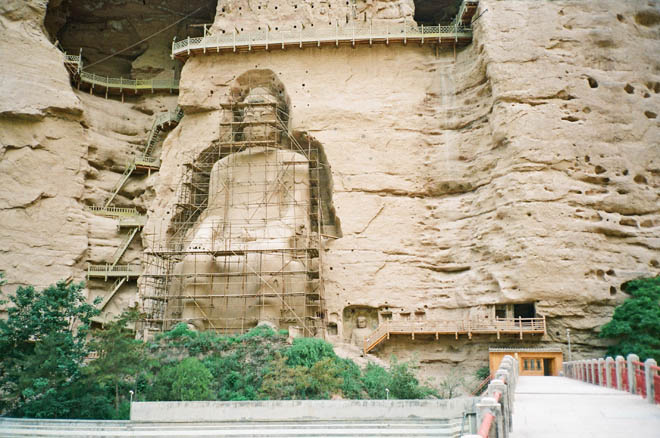 Bingling Si: the great Maitreya statue (under repair)